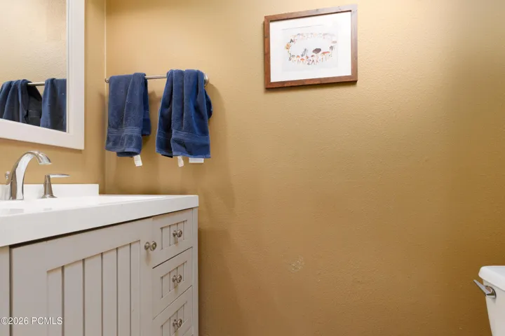 1/2 Bath