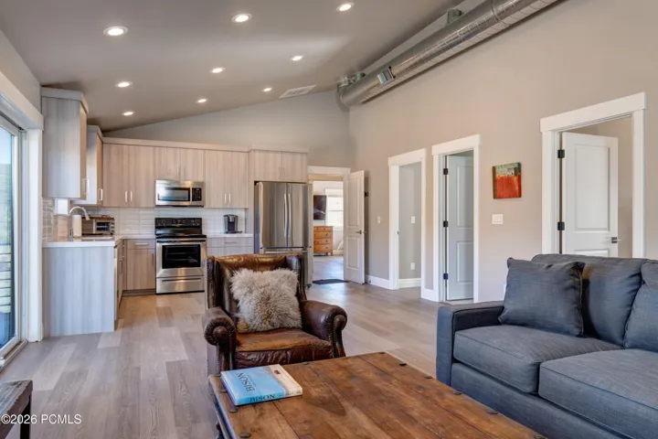 Apartment Living & Kitchen