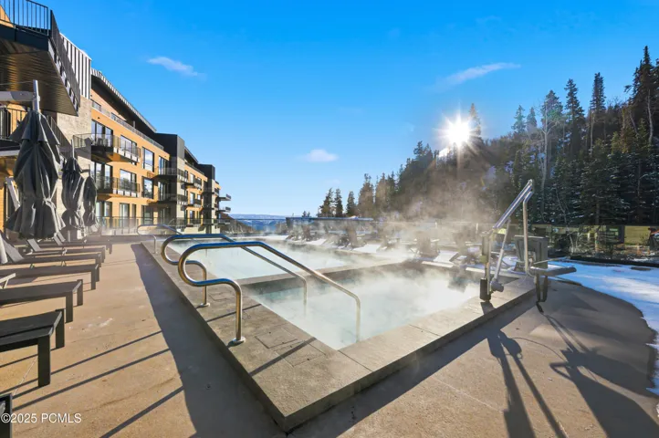The Polly - Hot tub and pool