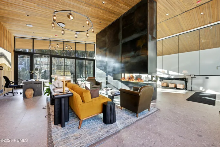 The Polly - Entry lounge