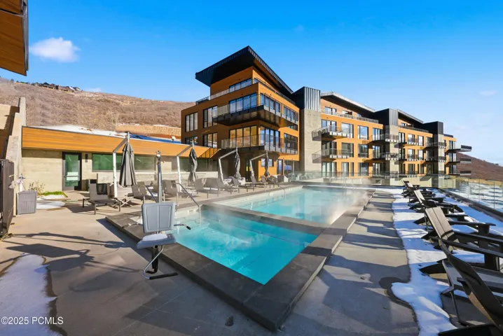 The Polly - Hot tub and pool