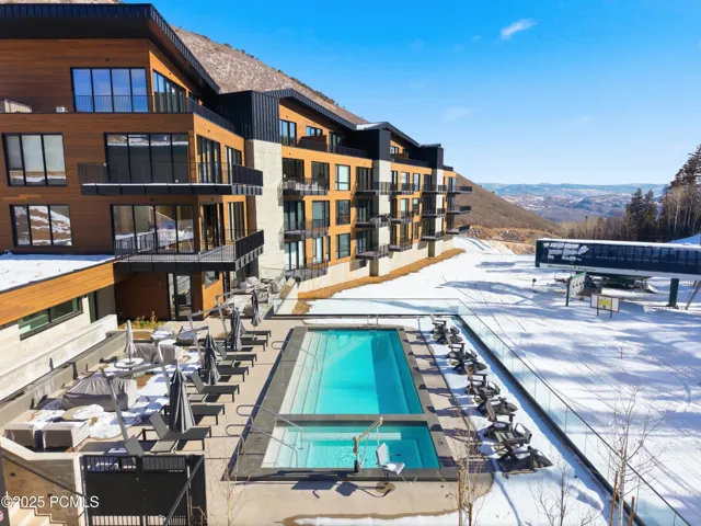 The Polly - Hot tub and pool