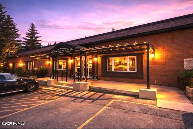 Treasure Mountain Inn