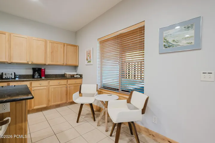 Bistro kitchen seating