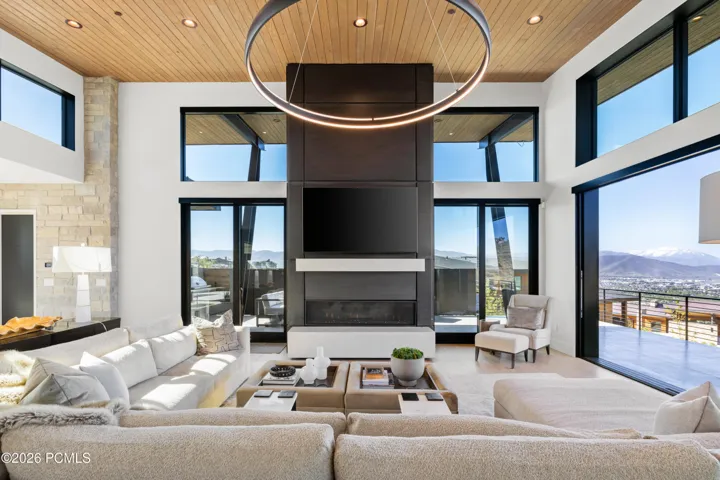 Great Room with Fireplace