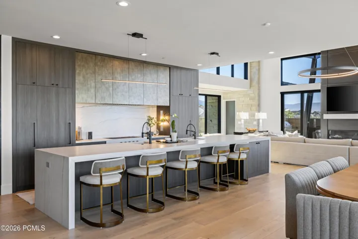 Gourmet Kitchen with Breakfast Bar