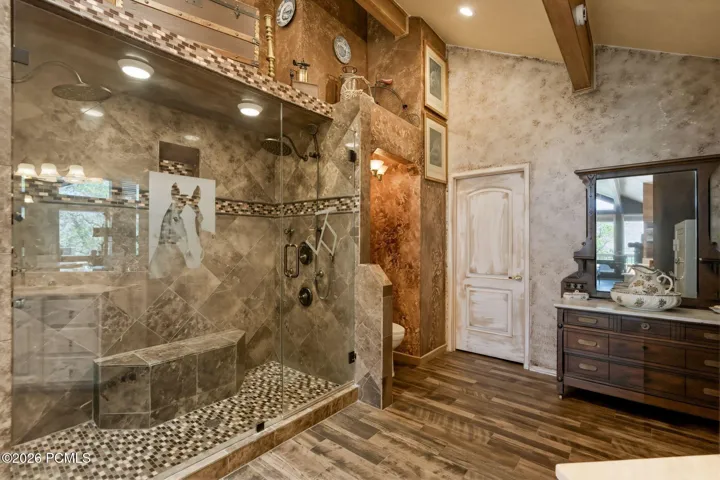 Main Residence- Primary Suite