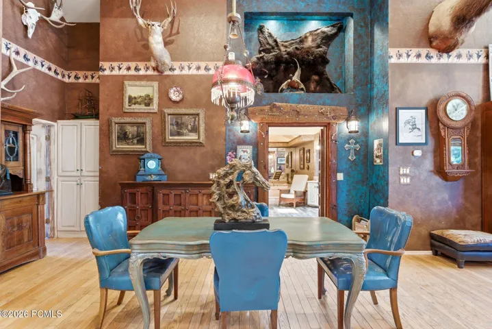 Main Residence- Dining Area
