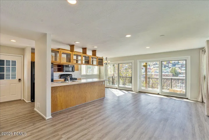 Lower Unit Kitchen, Living and Dinning Area HUGE Mountain Views of Old Town and Ski Trails