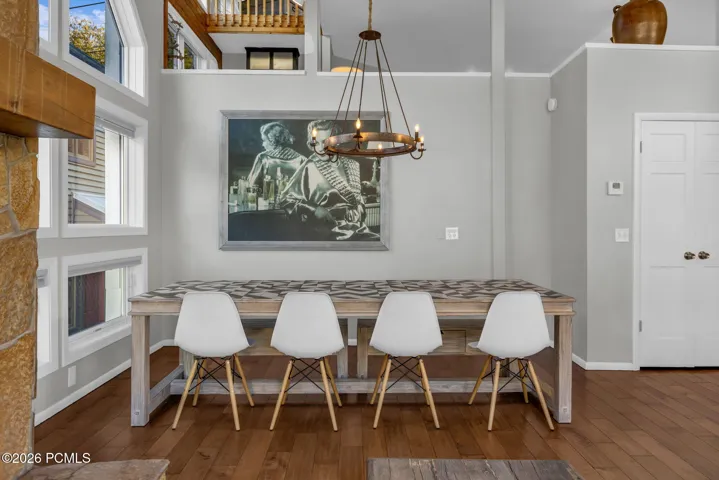 Dining area in Great room (Family room above)
