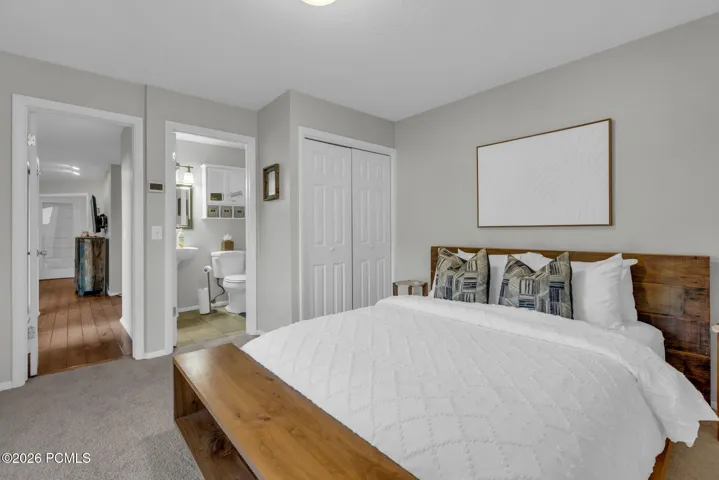 Other Secondary Room with Ensuite Bathroom of Upper Unit.
