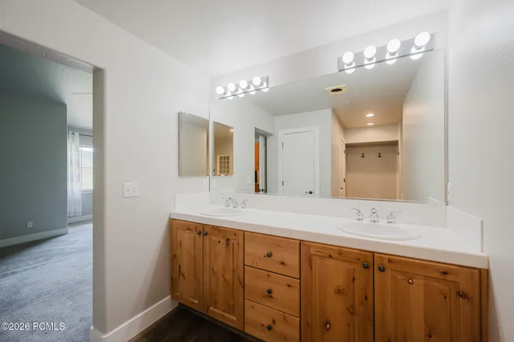 Ensuite bathroom with dual sinks