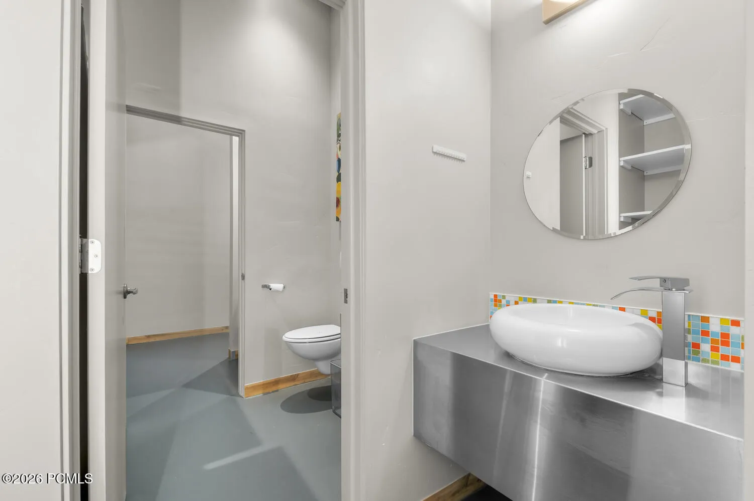 Lower bath with sink 1