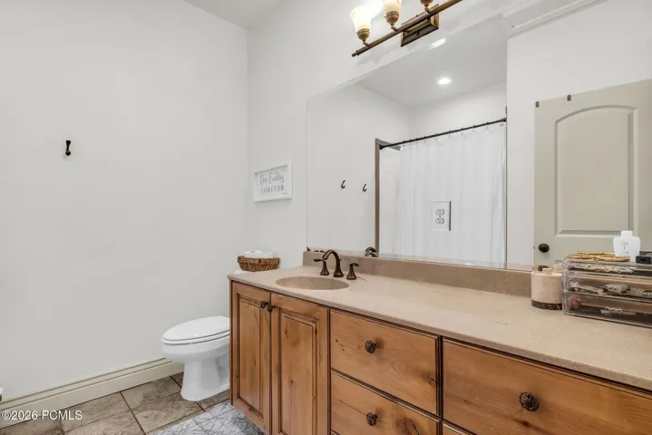 Basement full bathroom