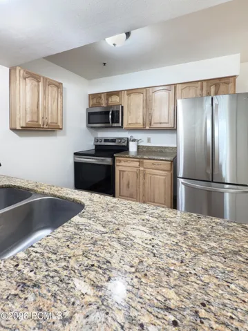 Full kitchen renovated in 2024