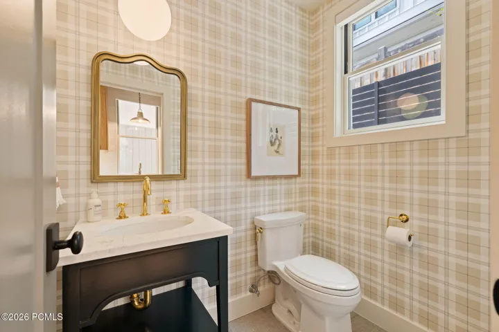 Powder bath