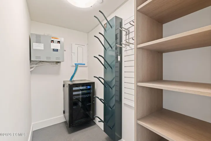 Ski locker w/ boot warmers