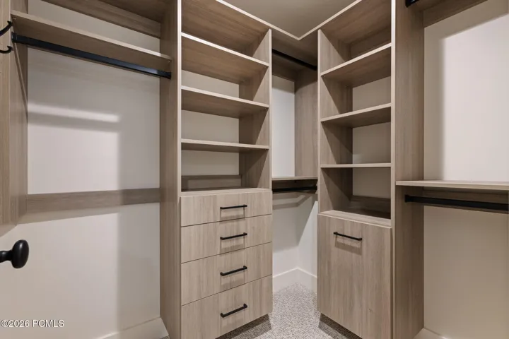 Walk in closet