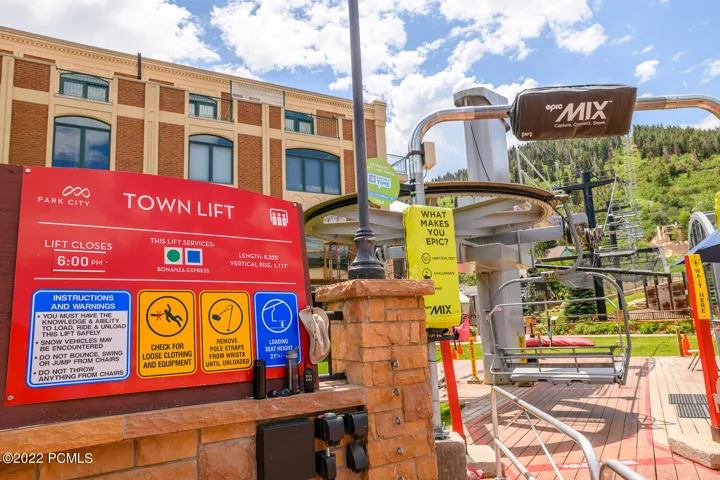 Town Lift