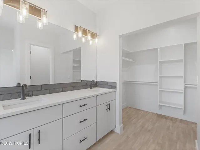 Bathroom & Closet in Owner Suite