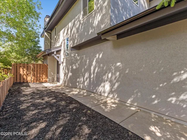 Side of house to Front Door