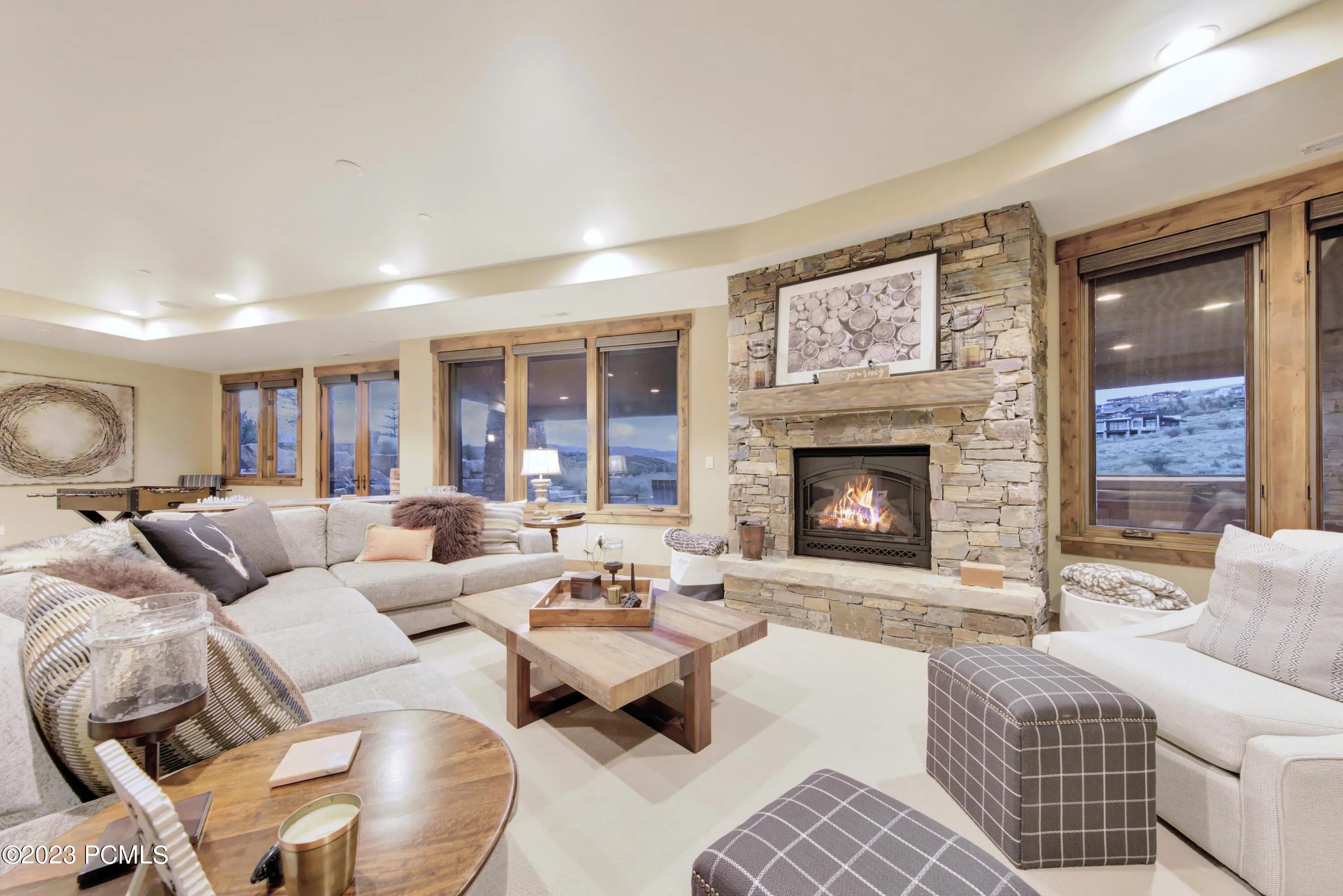 Lower level hearth rom