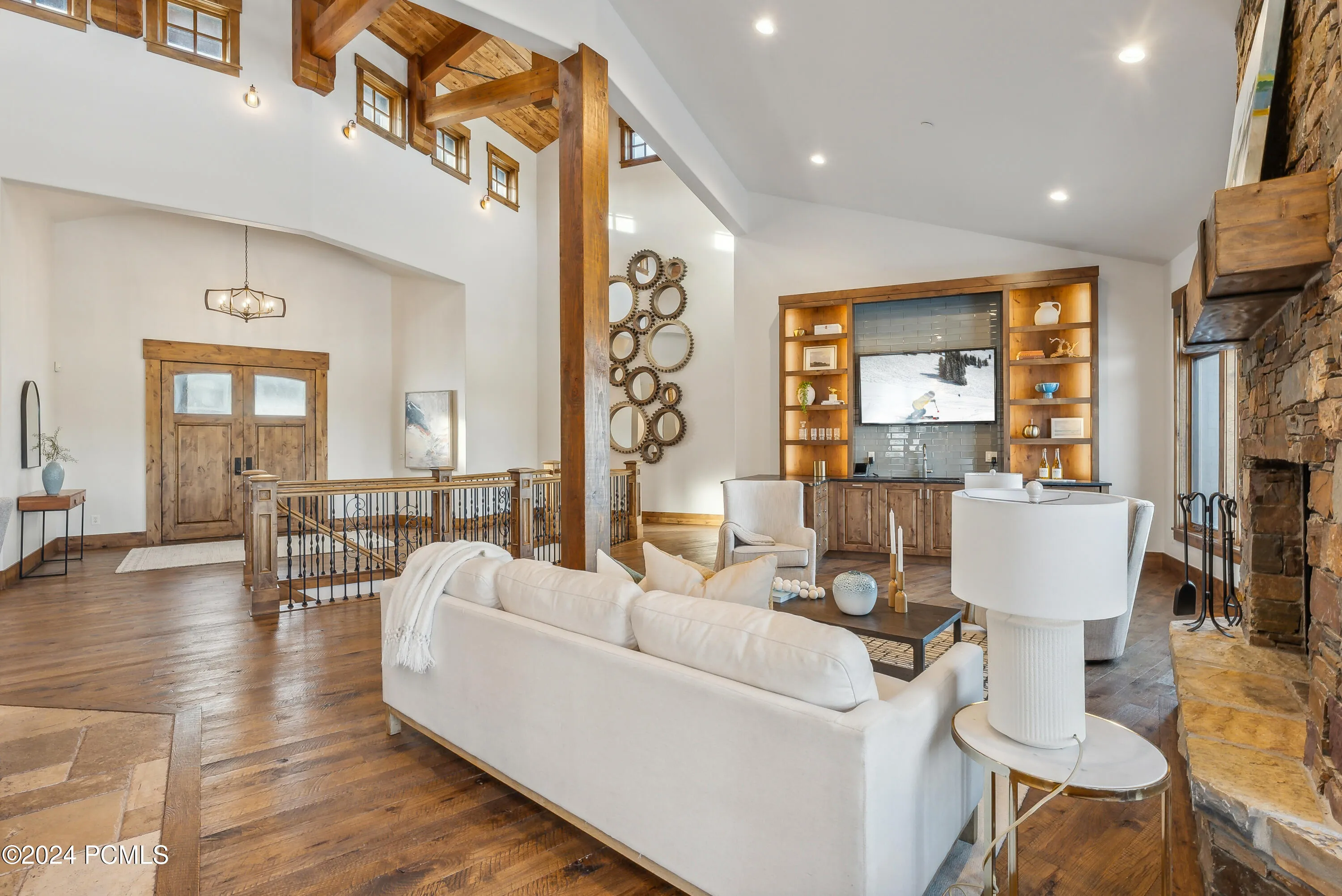 Open-Concept Main Level Floorplan