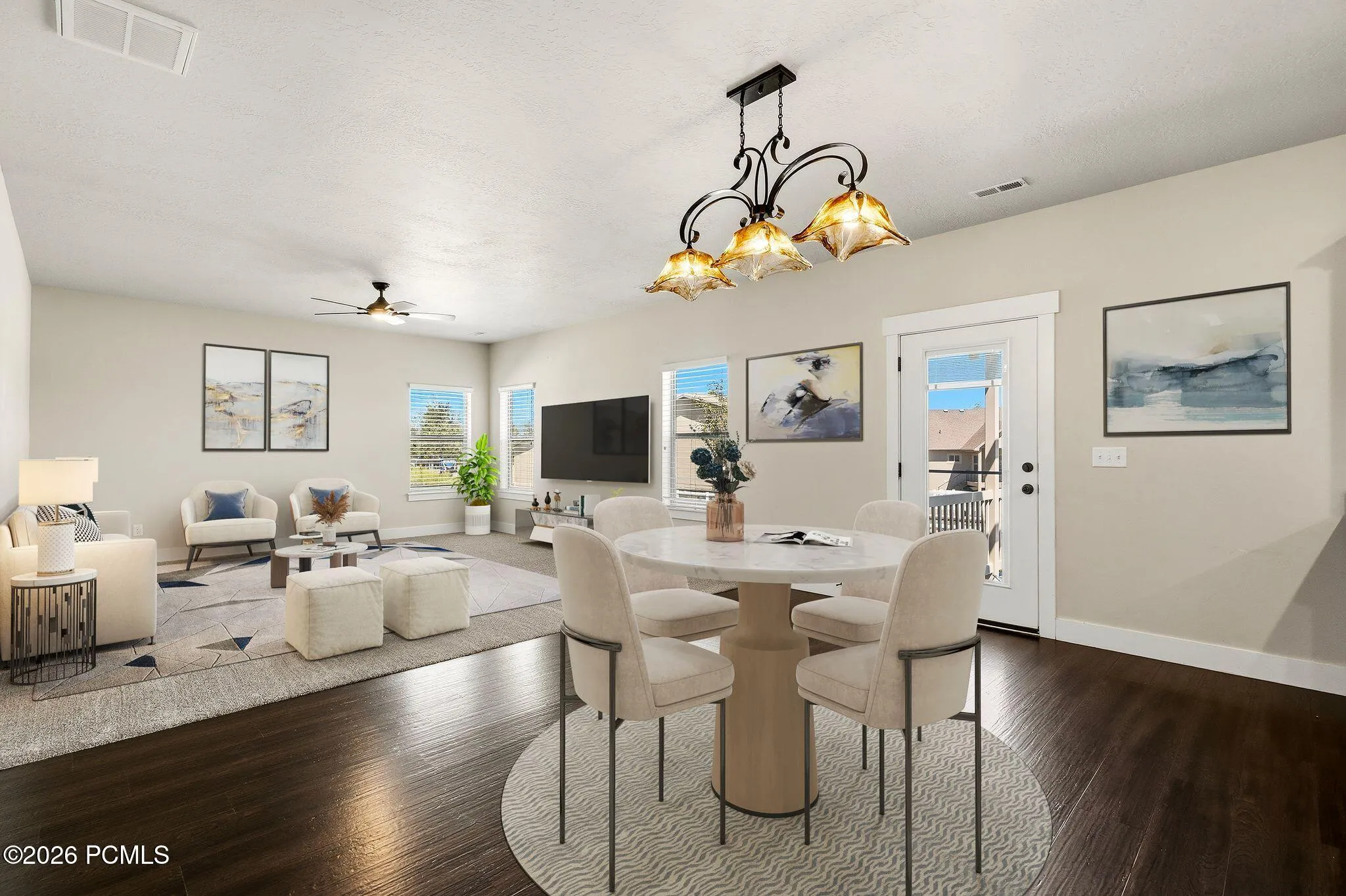 VIRTUAL FURNITURE STAGING