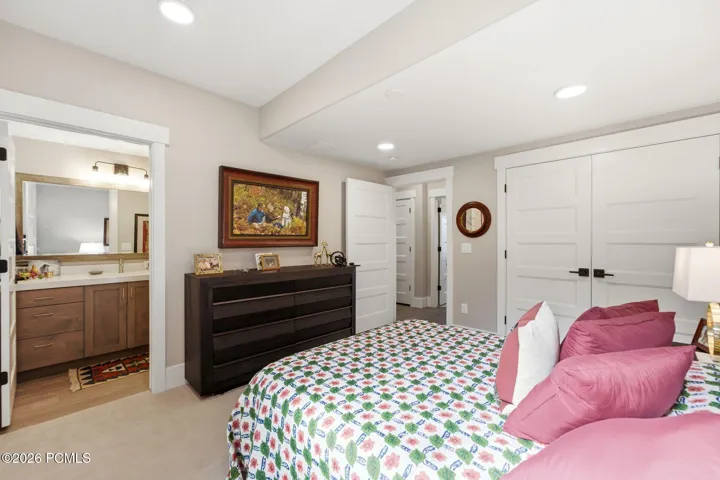Lower Level - Guest Suite