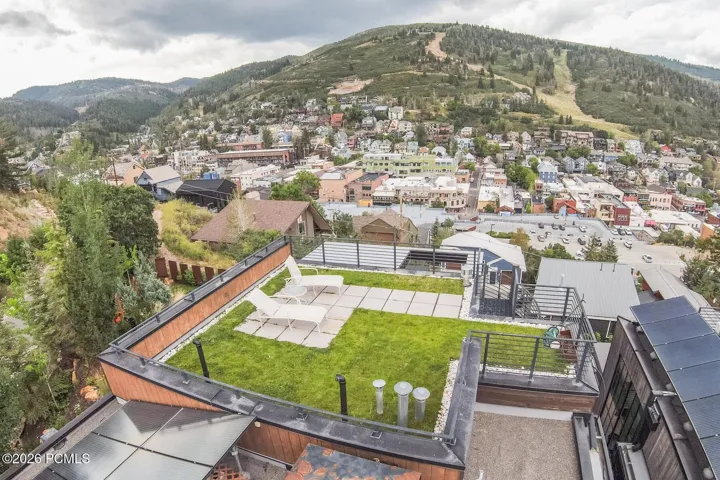 Roof top deck