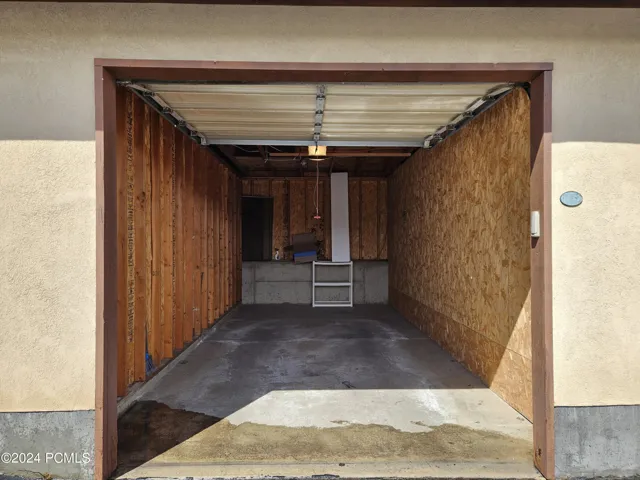 Garage dimensions are 10' x 23' x 8' (W'xL'xH')