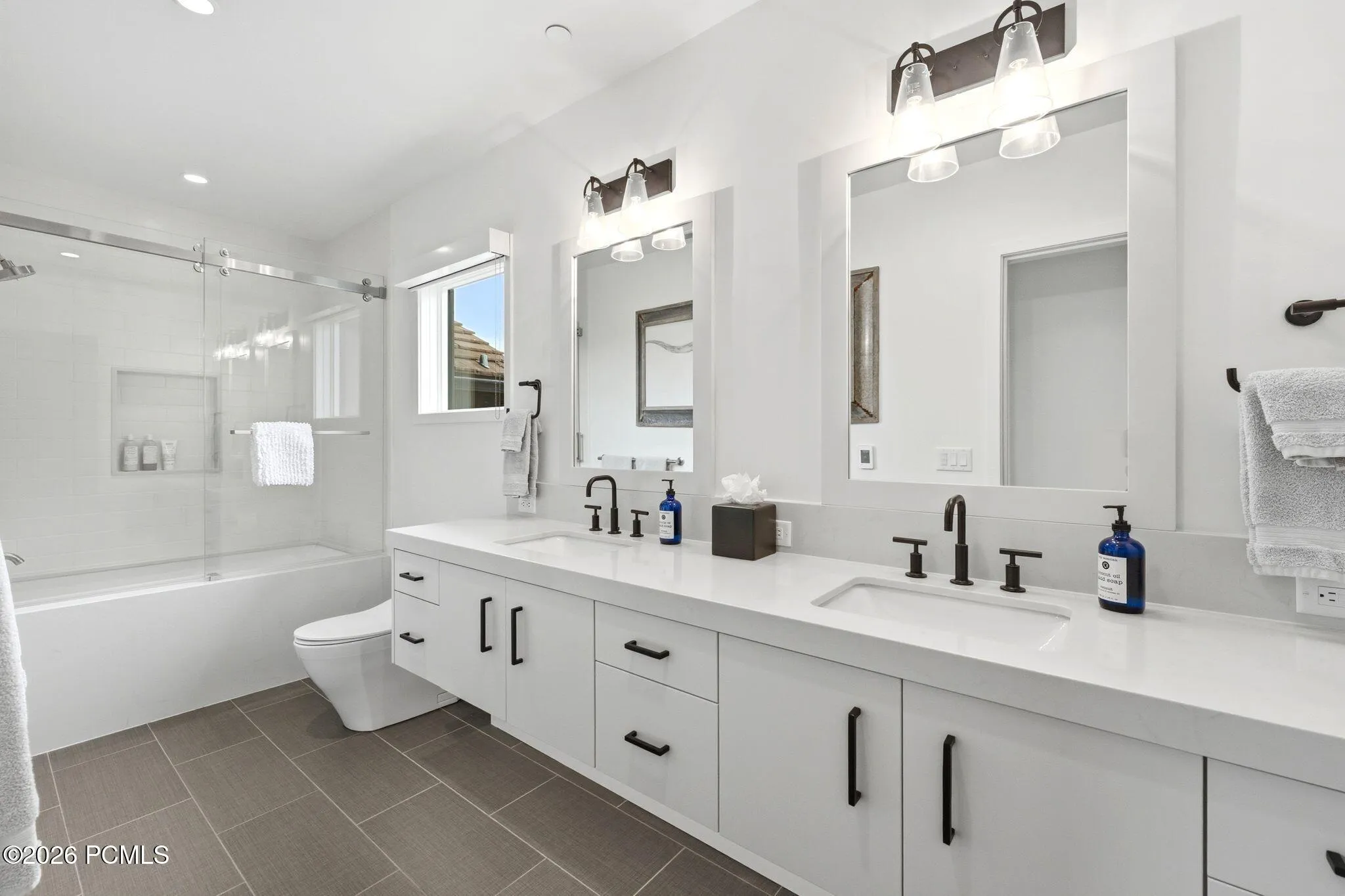 Upstairs Bath1