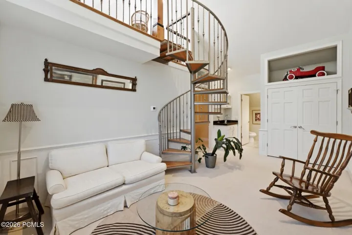 UPPER LEVEL DEN