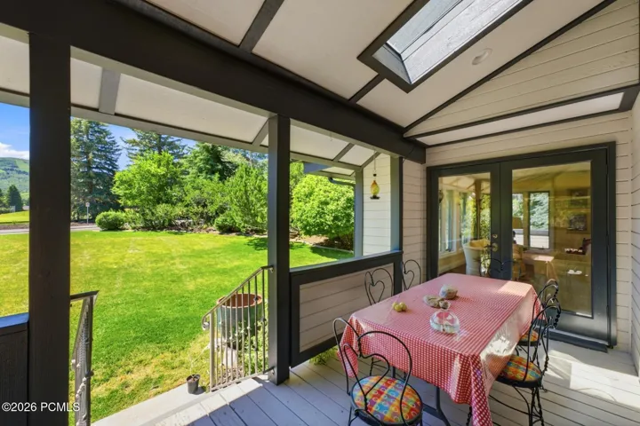 COVERED OUTSIDE DINING