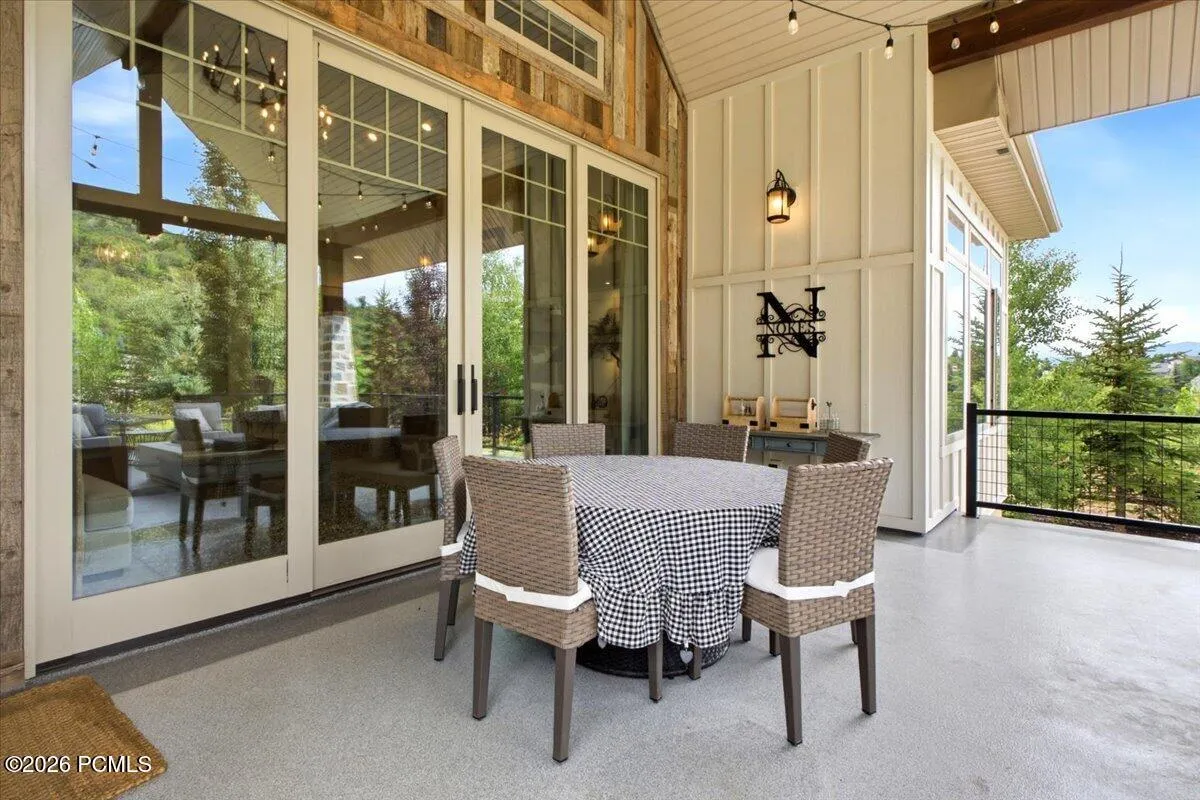 Expansive 25' x 30' outdoor deck