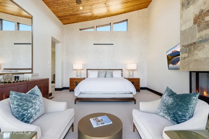 Primary suite