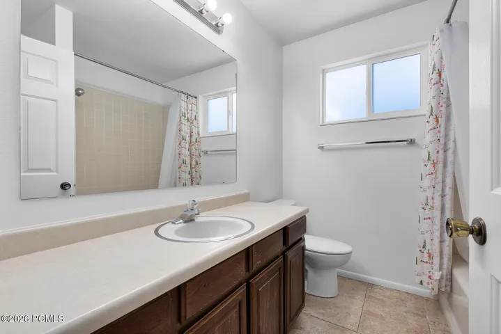 Main floor Full Bathroom