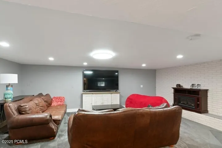 Masssive Family Room