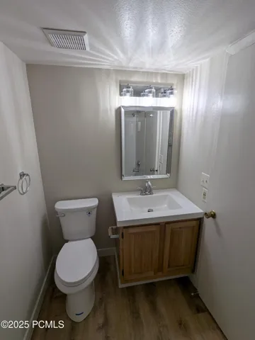 2ND BATHROOM