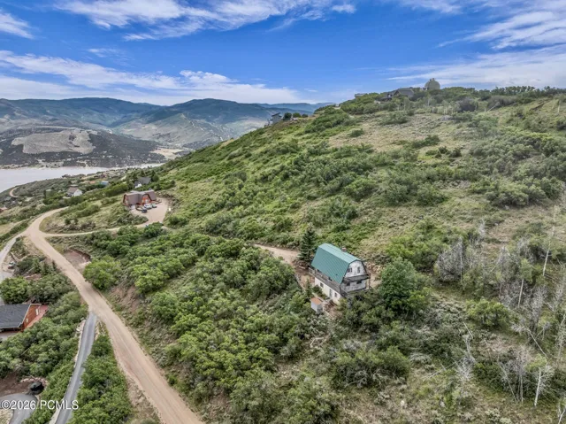 Park City is just 25 minutes away via Kimball Junction.