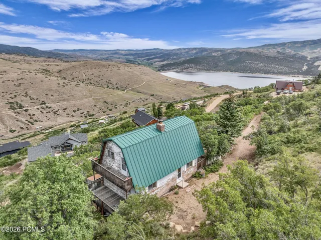 Outdoor enthusiasts will appreciate the property's proximity to Rockport Reservoir, offering boating, fishing, paddle boarding.