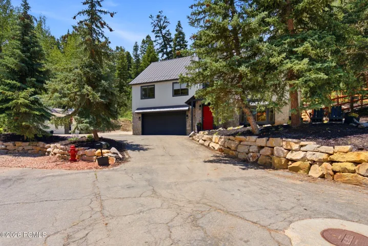 Modern mountain-style exterior, quiet and secluded cul-de-sac