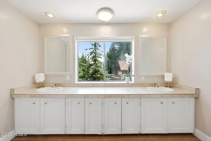 Spacious full bathroom on second level