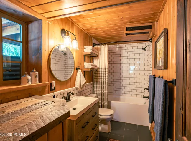 Lower-level bath