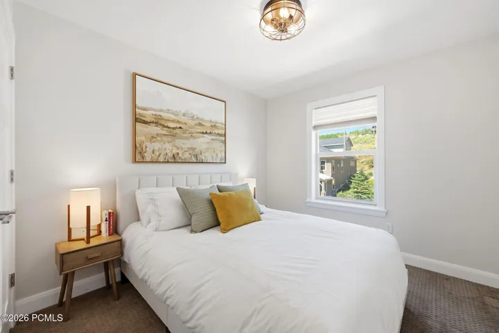 Secondary bedroom