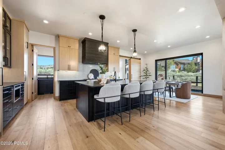 Eat in kitchen