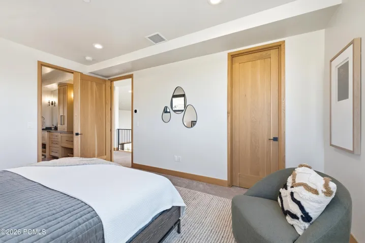 Guest bedroom 4