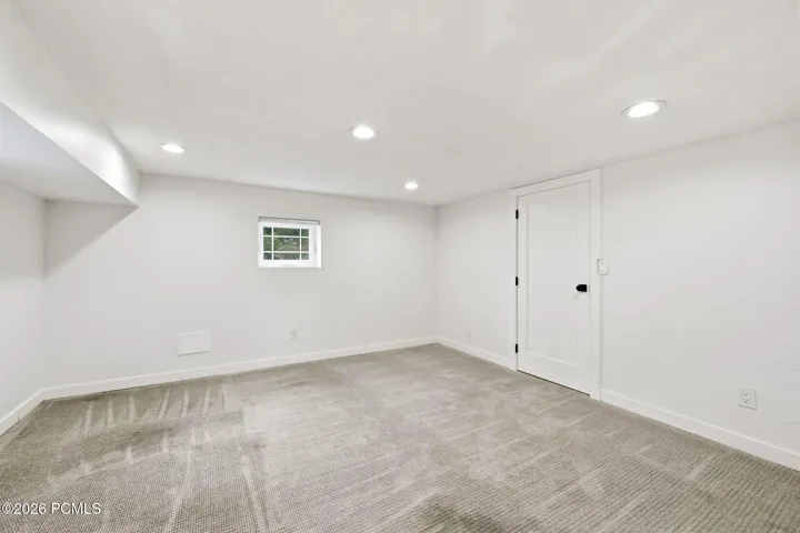 Lower level bedroom 1