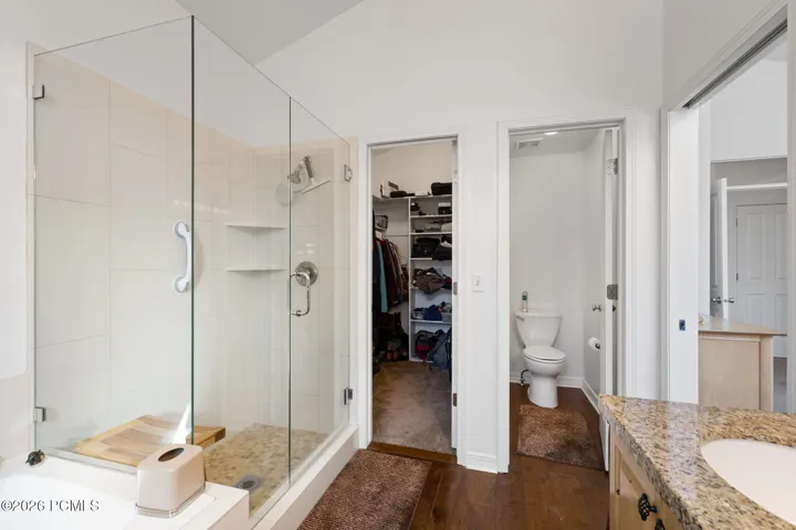 Walk in closet