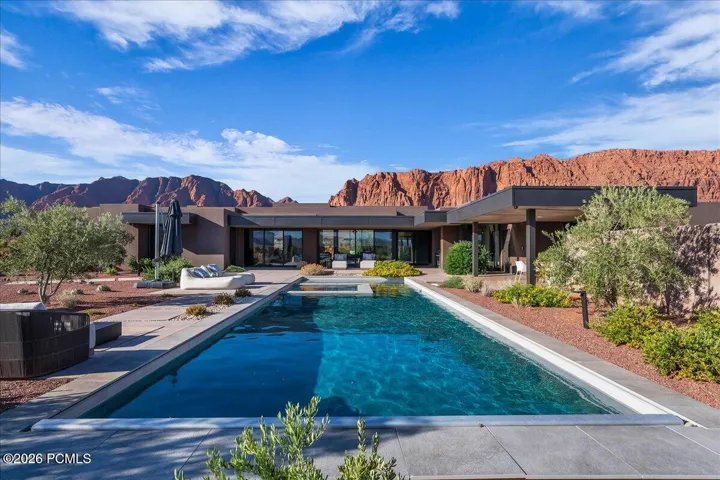 Views of Kayenta cliffs with pool and spa